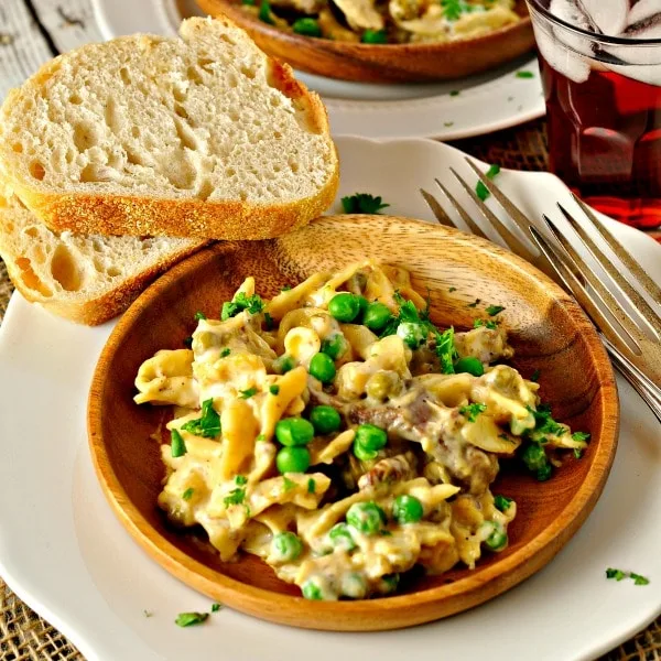 Easy Weeknight Beef Stroganoff @loavesanddishes.net