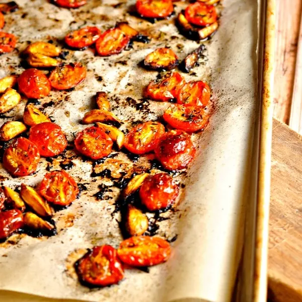 Roasted Tomato and Garlic Quiche @loavesanddishes.net