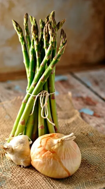 Asparagus a la Rachel @loavesanddishes.net