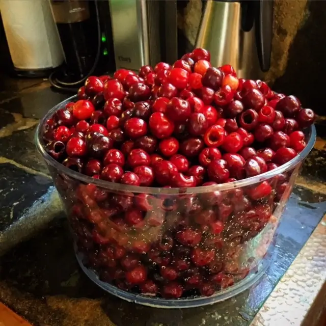 how to make and can cherry pie filling@loavesanddishes.net