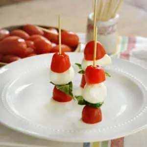 Caprese Salad Appetizers @loavesanddishes.net