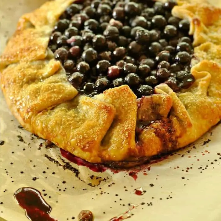 Rustic Blueberry Galette @loavesanddishes.net