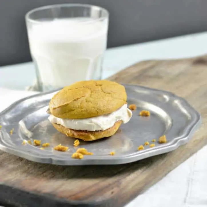 Pumpkin Spice Whoopie Cookies