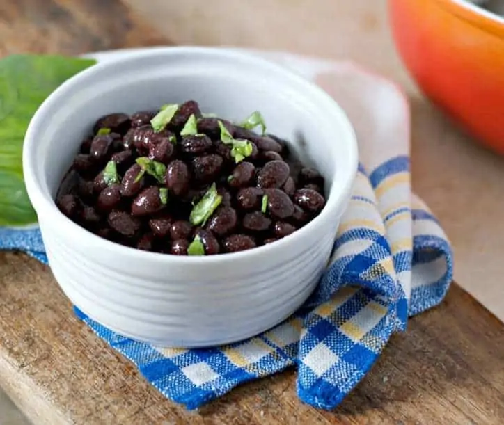 How to Cook Canned Black Beans on the Stove • Loaves and Dishes