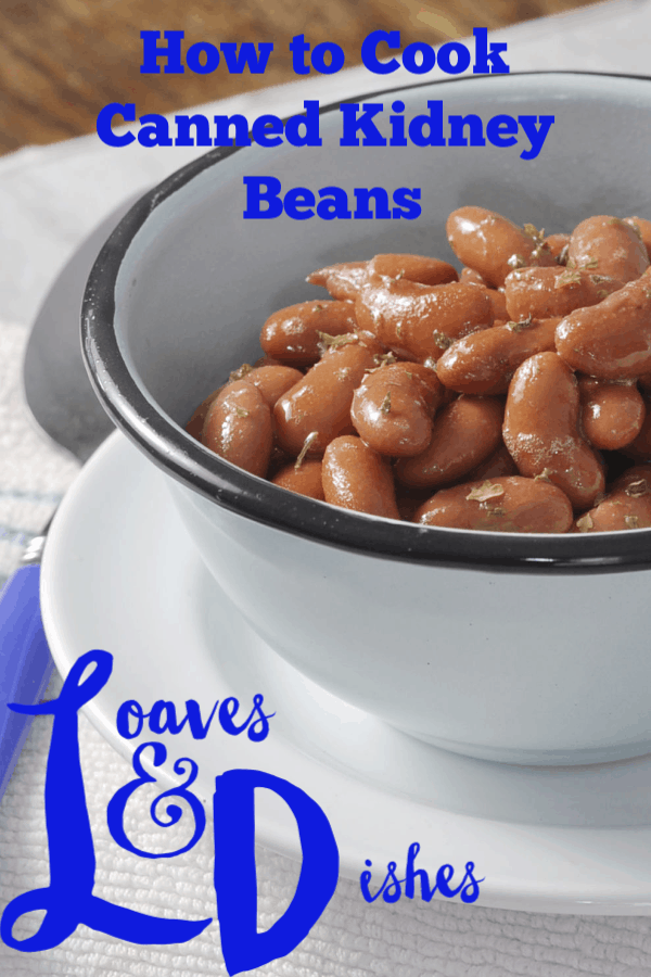 This post tells the new cook how to season canned kidney beans to perfection plus all the tips and tricks for using kidney beans in perfect recipes! Just like Paula Deen and Pioneer Woman! #kidneybeans #cannedbeans #recipes #thanksgiving