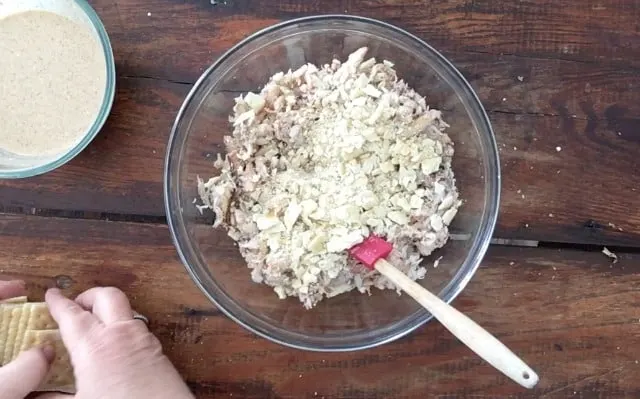 glass bowl of meat and crackers