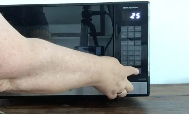 Hand punching in 25 seconds on microwave