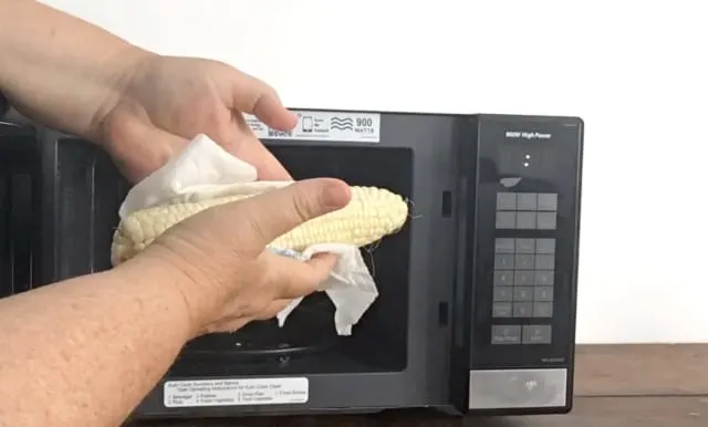 5 Minute •How to Microwave Sweet Corn on the Cob • Loaves and Dishes