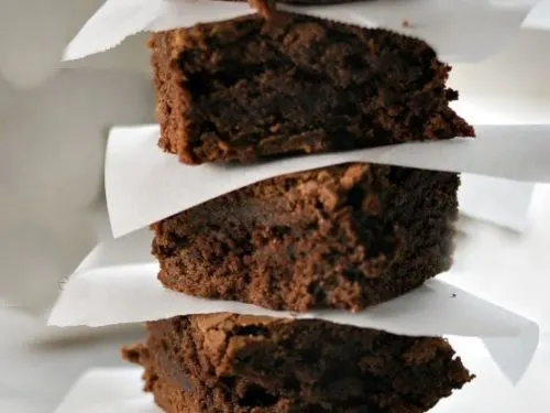 5 brownies stacked on top of each other