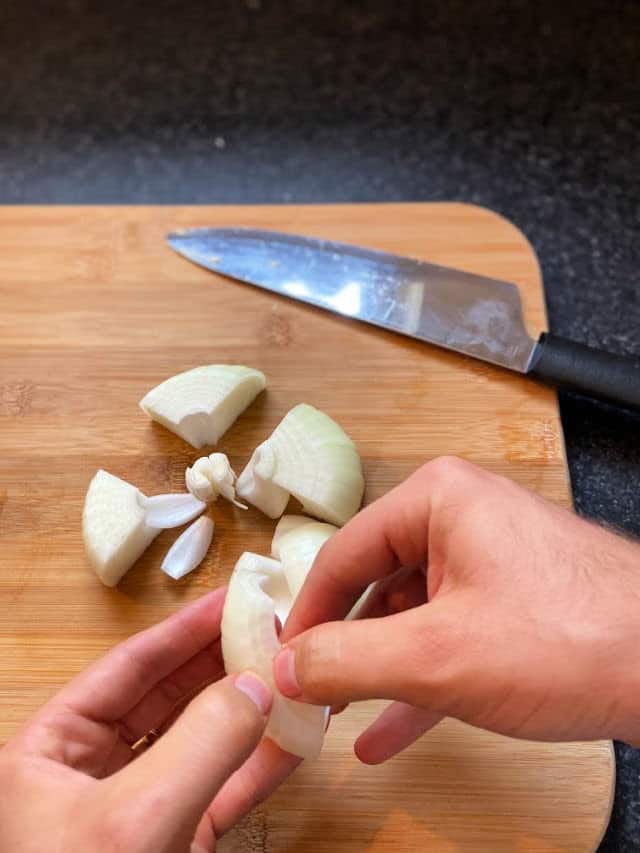 How To Quarter An Onion Loaves And Dishes