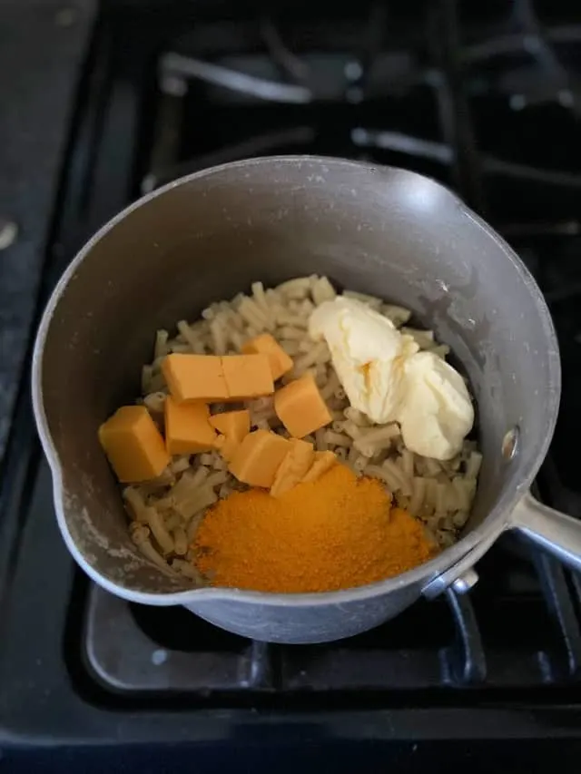 26 Ways To Upgrade Your Basic Mac And Cheese Recipe | Busy Budgeter