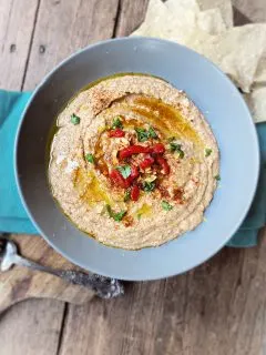 bowl of spicy black eyed pea hummus