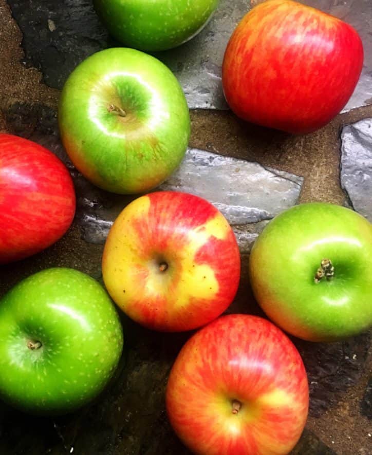 apples on table