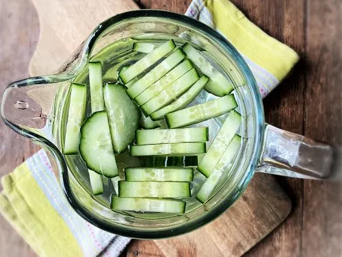 How to Make Cucumber Water