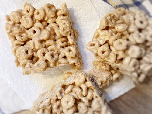 Peanut Butter Cheerio Bars