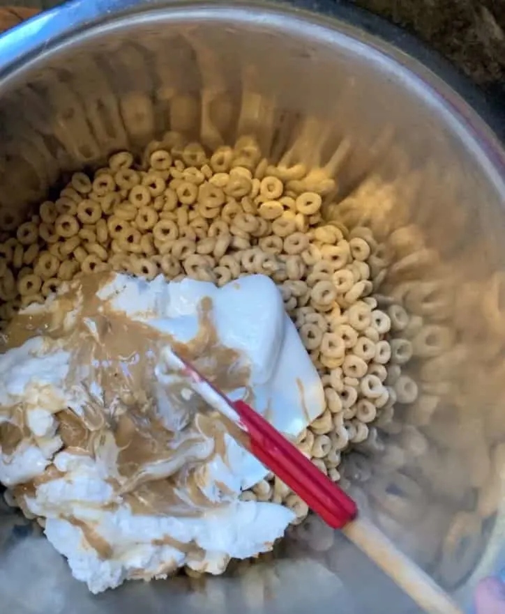 cheerios in a bowl