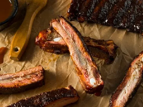 ribs with sauce