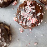 ritz crackers covered in chocolate and peppermint