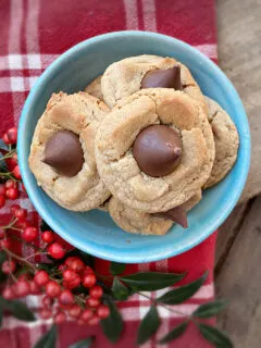 thumbprint hershey kiss cookies