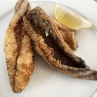 how to deep fry catfish on a plate