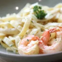 how to cook shrimp for alfredo close up