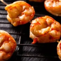 how to cook shrimp on the grill close up