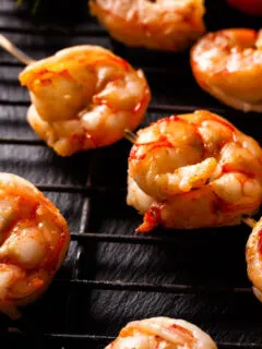 how to cook shrimp on the grill close up