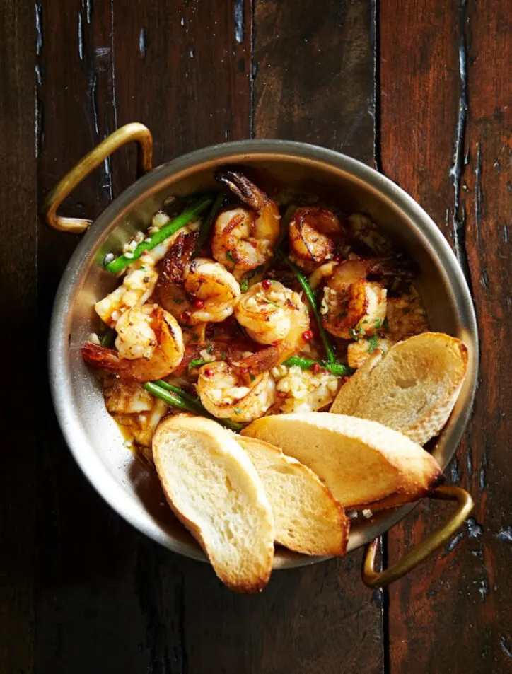 shrimp in the oven with bread