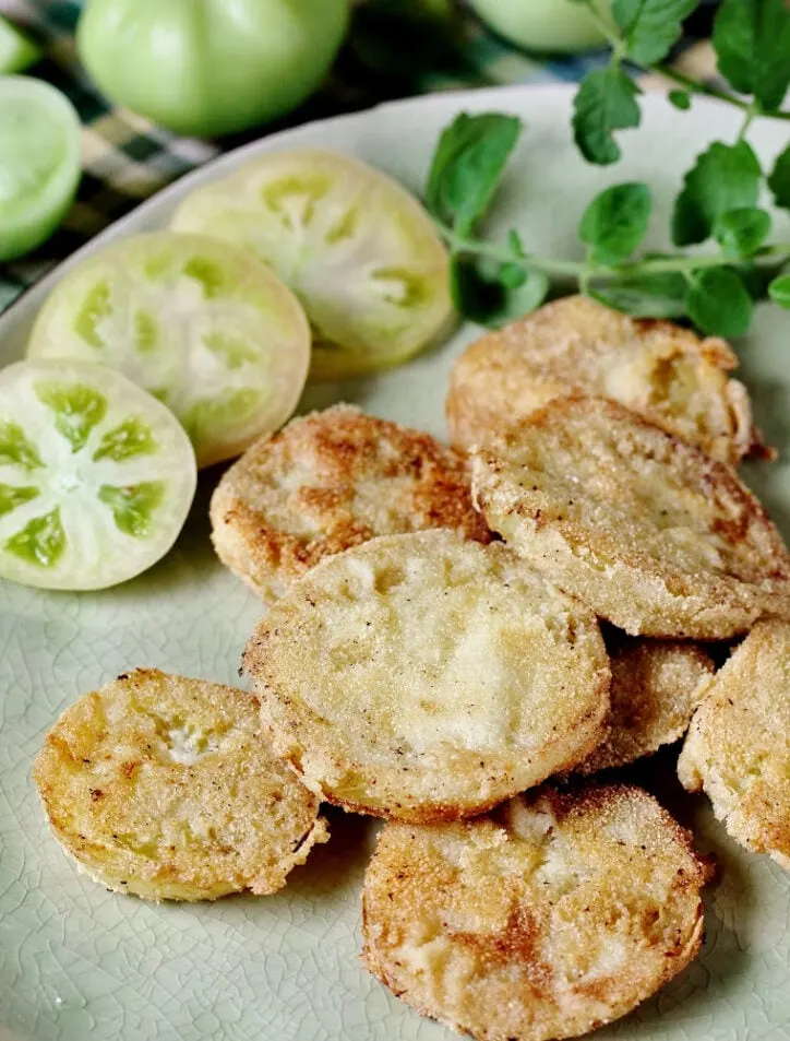 plate of easy fried green tomatoes recipe